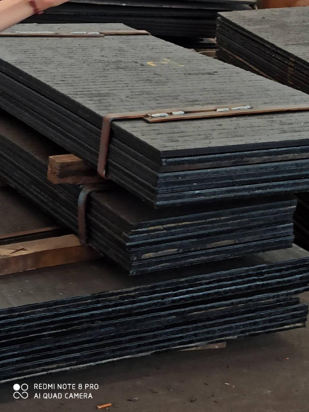 四川复合耐磨钢板8+8